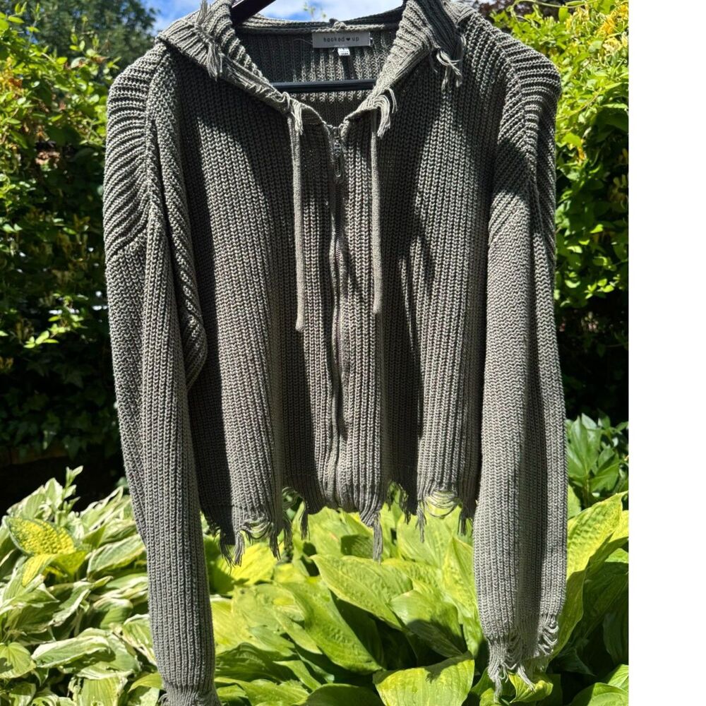 Hooked Up by IOT Green Zipped Up Hoodie Cropped Size S